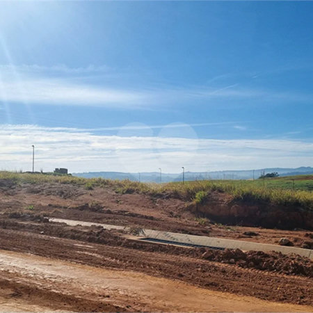 Lote de 600 m² com Potencial de Vista e Localização Reservada no Santana da Lapa – Joaquim Egídio