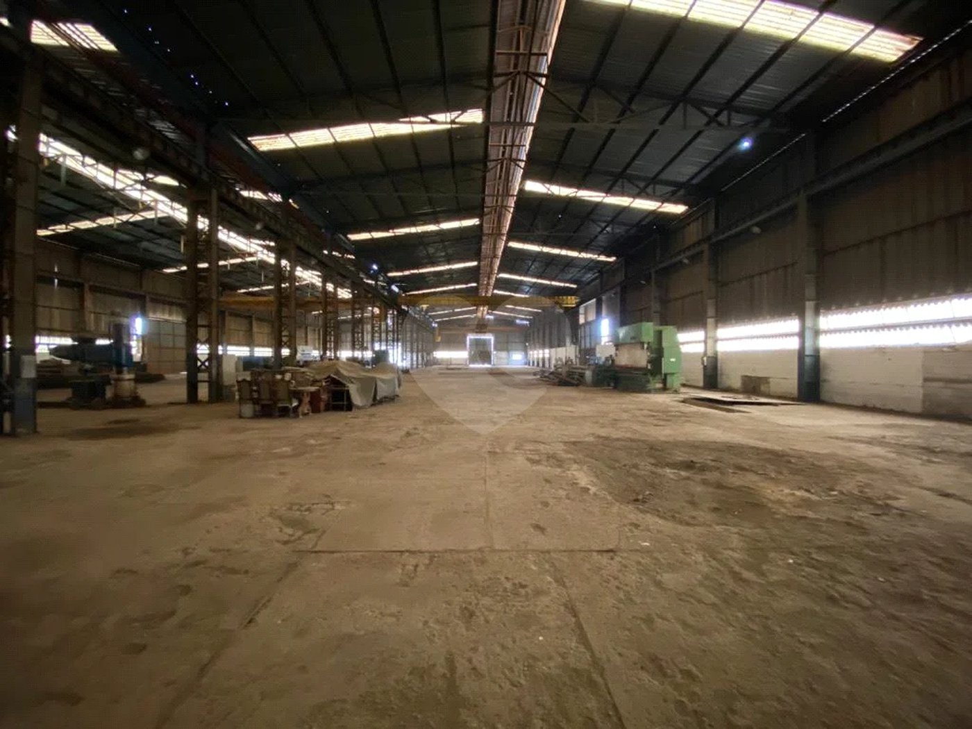 Galpão industrial à venda ou para locação na beira da Rodovia Hermínio Petrin - SP 308.