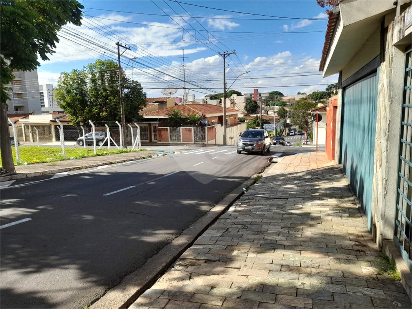 Imóvel Comercial na Rua Episcopal – Localização Estratégica em São Carlos