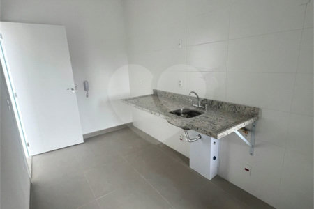 Charme, conforto e vista livre na Vila Clementino – 98 m² com pé-direito duplo!