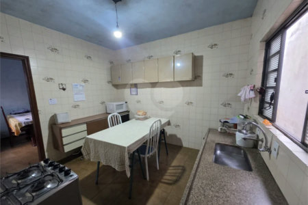 Casa térrea, 2 dormitórios com salão comercial Jd. Nova São Carlos