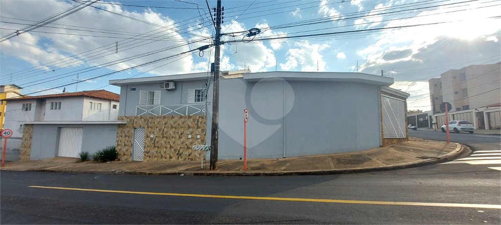 Casa à venda com 5 quartos, sendo 1 suíte, em Jardim Santa Paula, São Carlos, SP