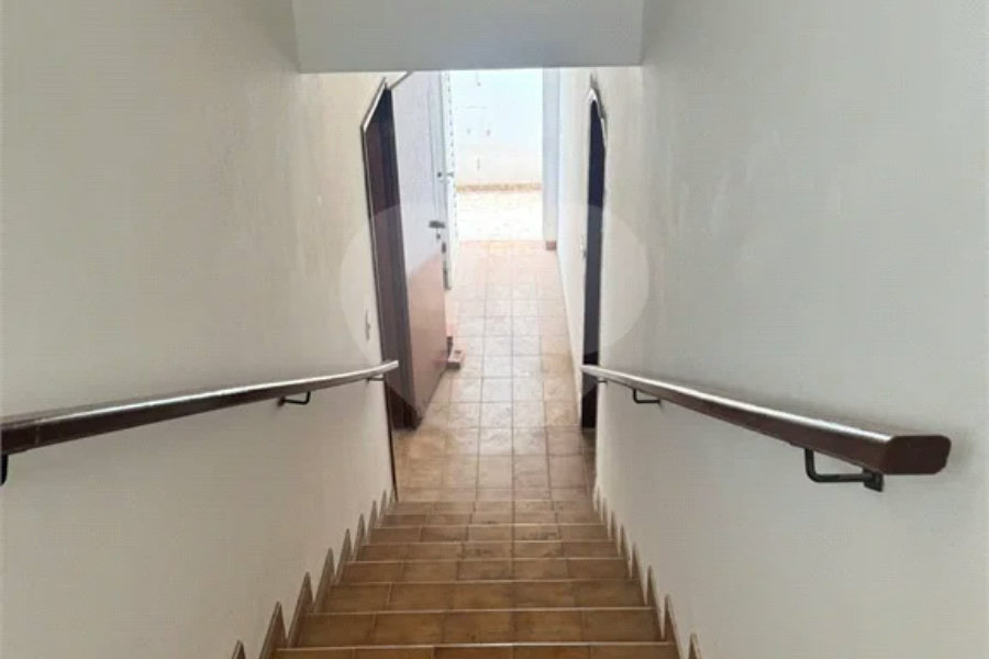 Sobrado Residencial e Comercial em Área Nobre de Piracicaba, para venda e locação.