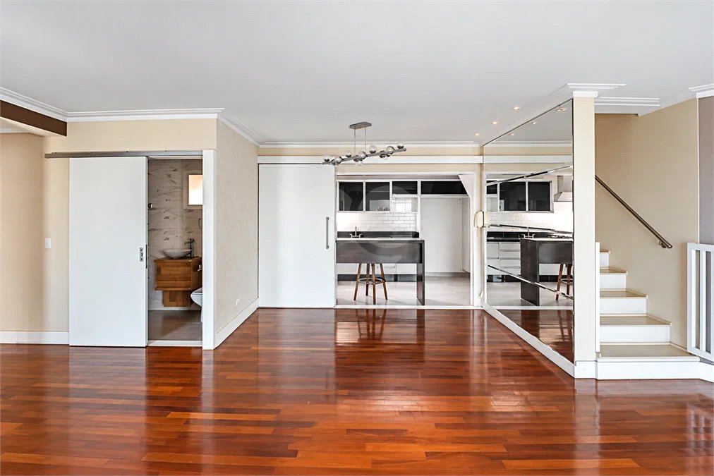 Cobertura de 260 m² em São Bernardo do Campo, com 4 dormitórios, 3 suítes, piscina privativa, espaço gourmet e vista livre. Viva esse privilégio! Agende sua visita e encante-se!