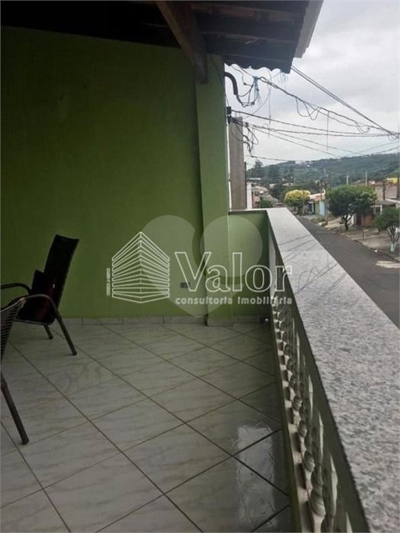 Sobrado para venda.