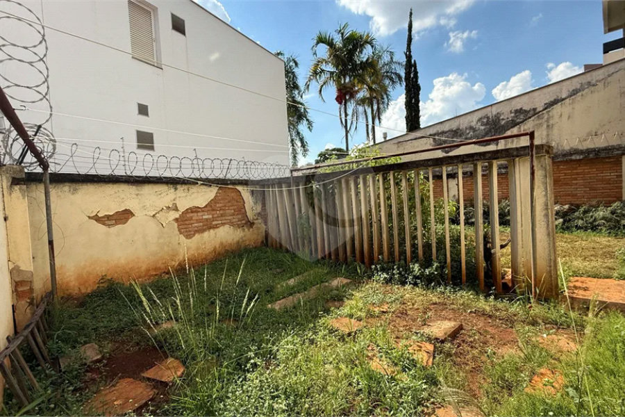 Casa Comercial e Residencial à venda no Bairro Cidade Jardim em Piracicaba/SP.