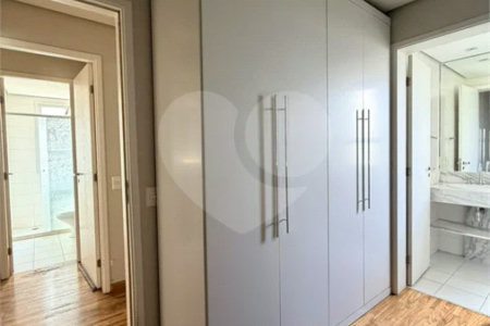 Apartamento à venda com 3 suítes em Vila Mariana, São Paulo, SP