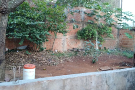 Casa Térrea com 3 dormitórios, sendo 1 suíte.