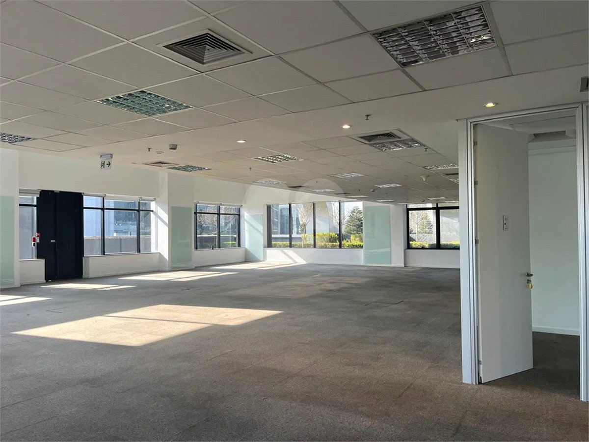 Duplex Comercial Exclusivo na Vila Olímpia – 2.652 m² em Torre Corporativa de Alto Padrão