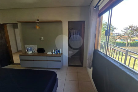 Casa com 3 dormitórios e piscina no Condomínio Cafezal VI em Itupeva SP