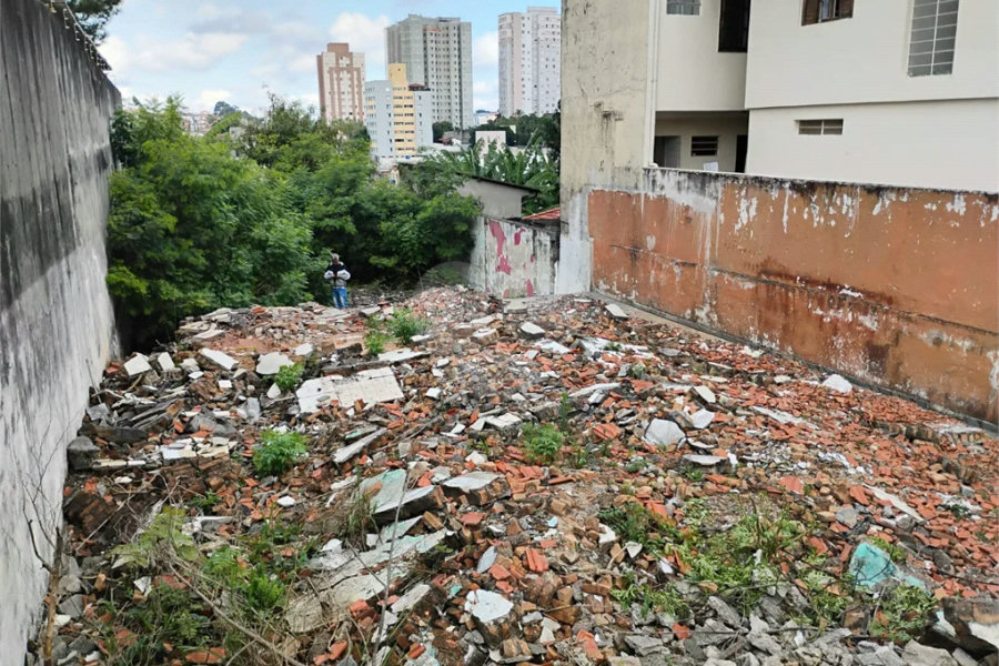 Vende-se Terreno de 715 m² na Vila Santa Catarina — Excelente oportunidade para investidores