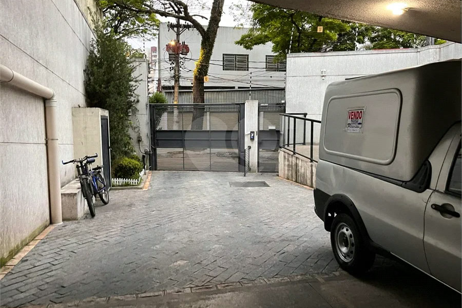 SOBRADO PARA VENDA EM CONDOMINIO FECHADO NA CASA VERDE.