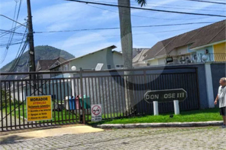DUPLEX ALTO PADRÃO VARGEM PEQUENA