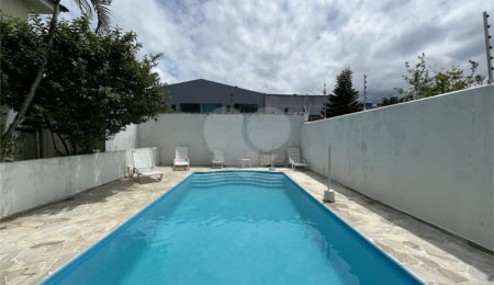 Villagio à venda com 3 quartos, sendo 1 suíte,  no Centro, Bertioga, SP