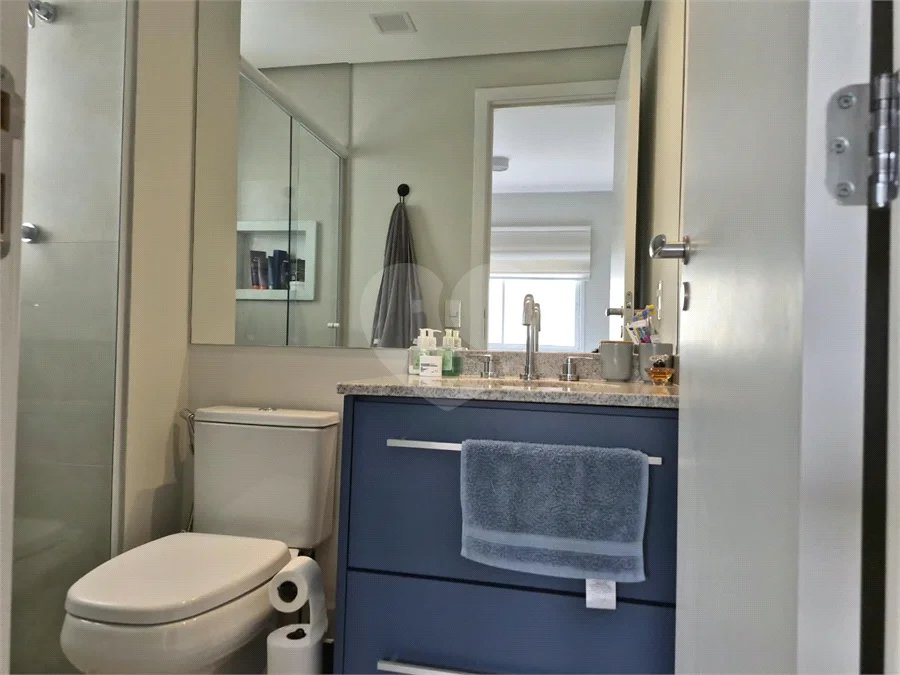 Oportunidade na Vila Leopoldina!! Apartamento com dois dormitórios, sendo uma suíte, dois banheiros, e com duas vagas.