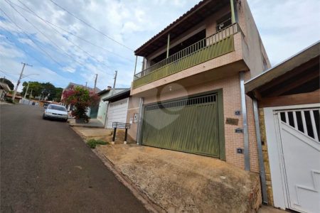 Venda de Sobrado Jardim Medeiros Prolongamento.