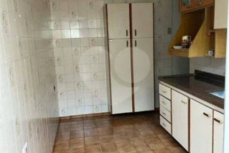 Sobrado à venda com 66m² - Belém