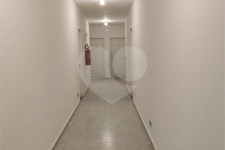 Apartamento no Condomínio Parque dos Manacás.