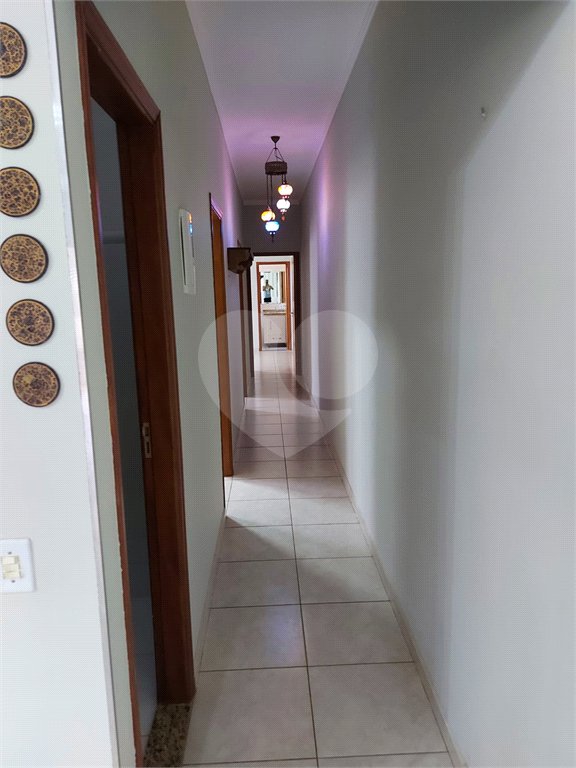 Casa Térrea com 2 dormitórios, sendo 1 suíte.