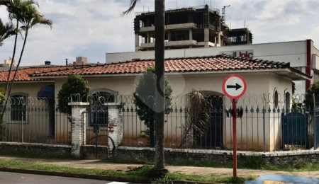 Casa à venda com 3 quartos, sendo 2 suítes, no Centro, São Carlos, SP