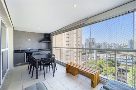 Apartamento à venda com 3 quartos, sendo 1 suíte, em Santo Amaro, São Paulo, SP