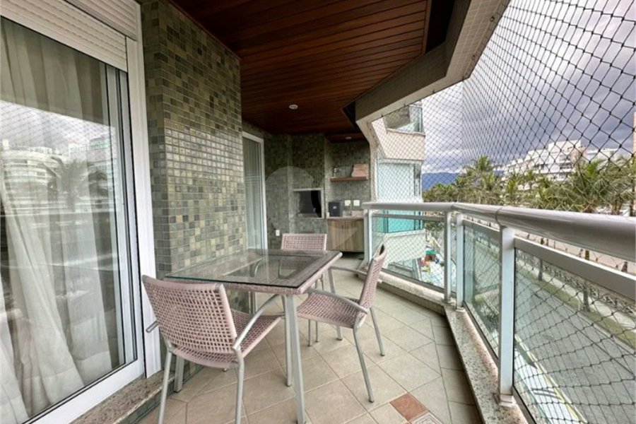 Apartamento à venda com 3 quartos, sendo 2 suítes, em Riviera de São Lourenço, Bertioga, SP