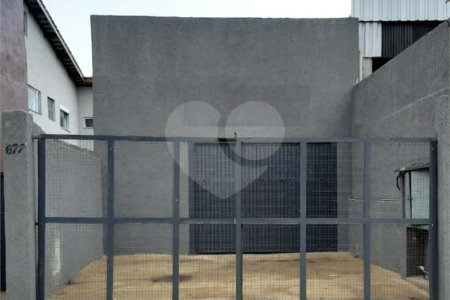 Galpão com 500m² , 2 vagas , 2 banheiros , à venda no Parque das Nações em Santo André
