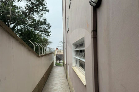 Sobrado à venda com 4 quartos, sendo 3 suítes, em Interlagos, São Paulo, SP
