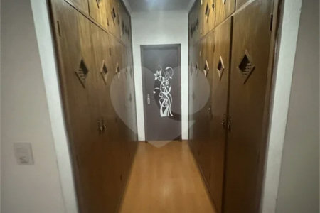 Casa à venda com 4 quartos, sendo 1 suíte,  no Centro, Vinhedo, SP