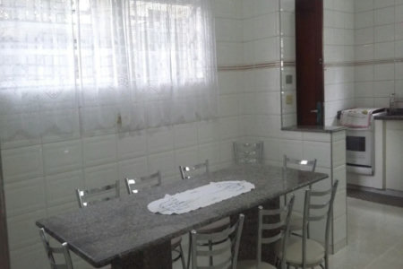 Casa à venda com 3 quartos, sendo 1 suíte, em Jardim Pinheiros, São Paulo, SP