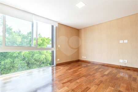 Casa à venda com 4 suítes no condomínio Villagio Quadrifolio, São Paulo - SP