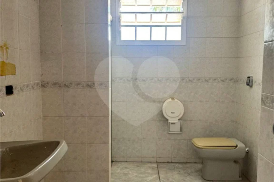 Sobrado Residencial e Comercial em Área Nobre de Piracicaba, para venda e locação.