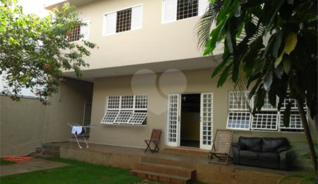 Sobrado à venda com 4 quartos, sendo 1 suíte,  em Cidade Jardim, São Carlos, SP