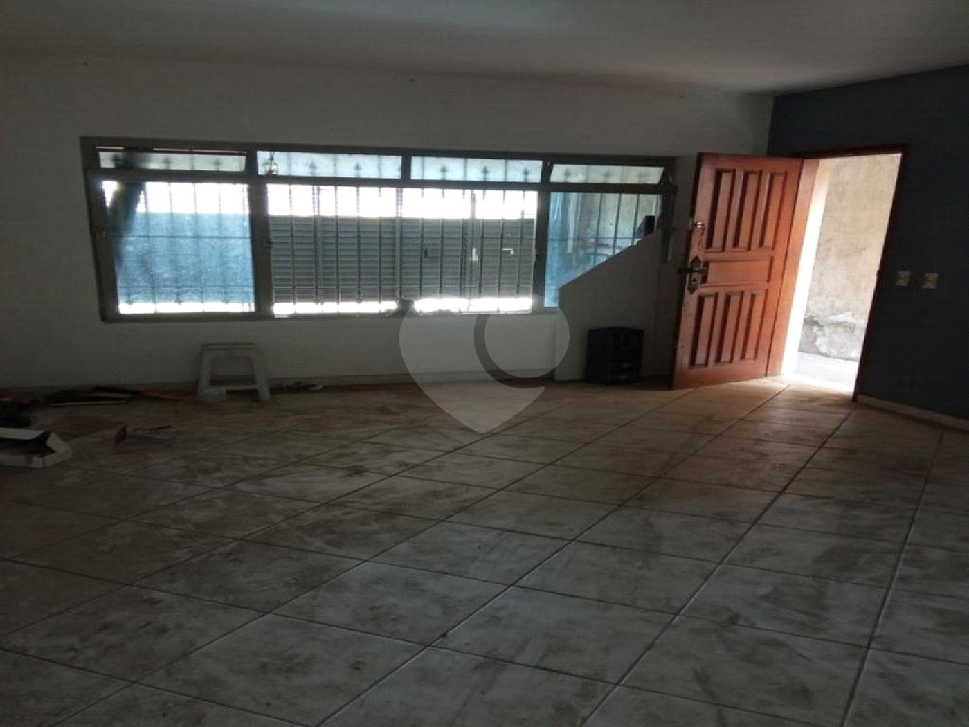 Exccelente imóvel totalmente reformado com 03 Dormts, 01 Suíte e 02 vagas.
