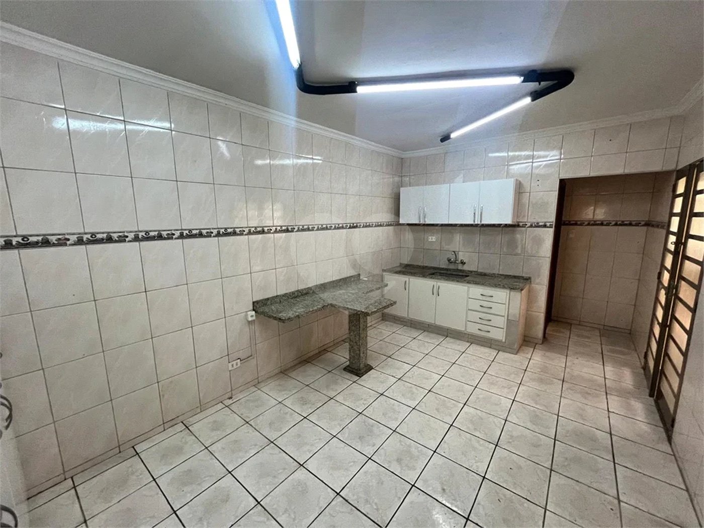 Casa Assobradada à Venda – Conforto, Excelente Acabamento e Localização Central