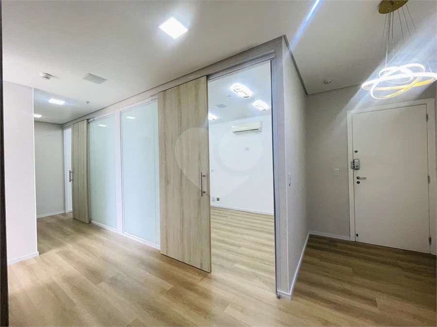 Consultório de 61 m² com 5 ambientes e Varanda no Domo Business!