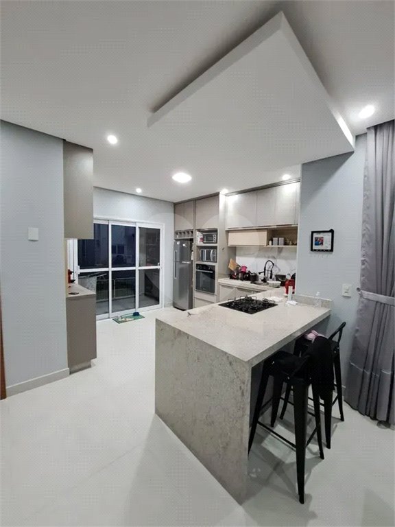 CASA A VENDA 163M², 3 DORMITORIOS,1 SUITE, 2 VAGAS - JARDIM DAS INDUSTRIAS - SÃO JOSÉ DOS CAMPOS/SP.