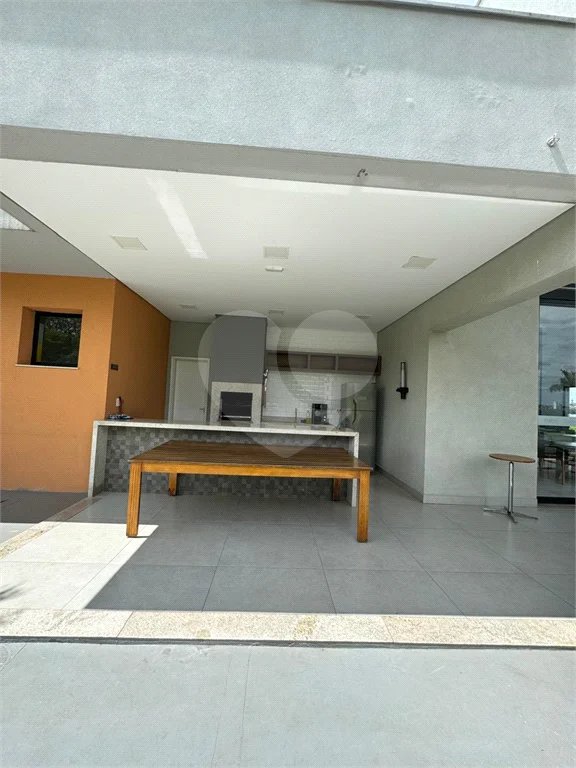 Casa térrea em estilo neoclássico com 3 suítes, no Condomínio Damha 2, na cidade de Piracicaba - SP.