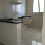 Apartamento no Condomínio Monte Azul.