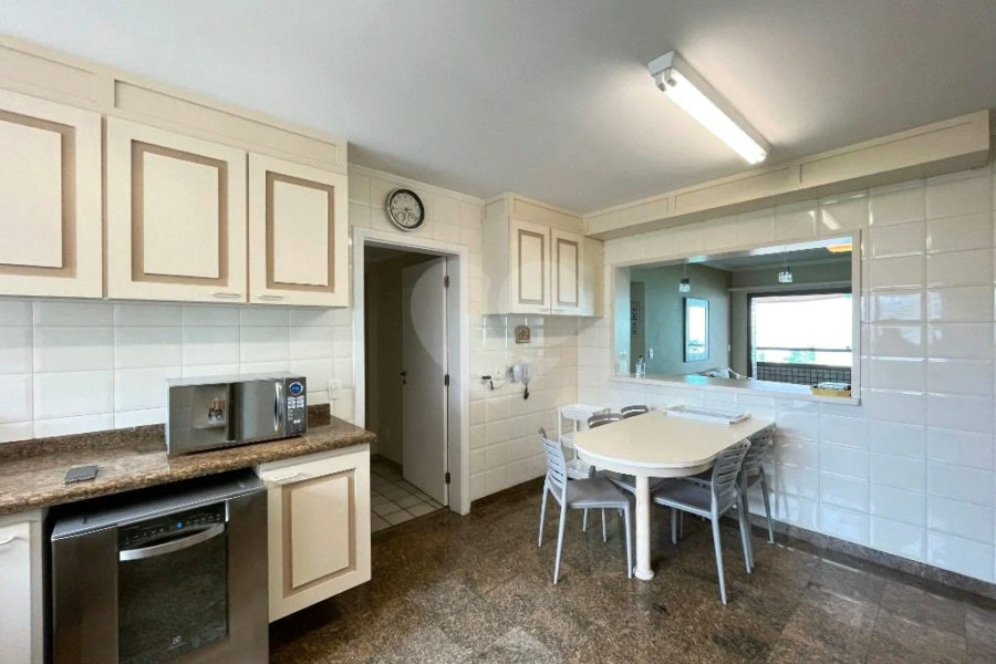 Apartamento à venda com 5 suítes em Riviera de São Lourenço, Bertioga, SP