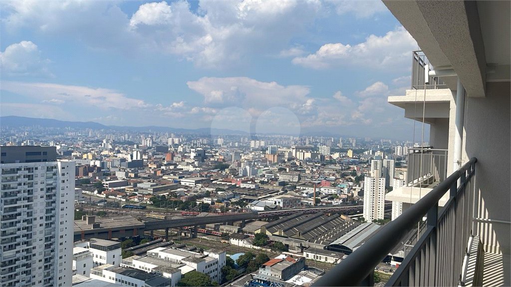 Apartamento á venda no 31o. andar com 126,53m2 COM VISTA PANORÂMICA PERMANENTE para a SERRA DA CANTAREIRA E PAULISTA, com 3 suítes e 2 vagas, Condomínio Clube,próximo do metro Brás. Estuda Proposta