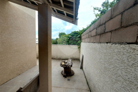 Sobrado à venda com 3 quartos, sendo 1 suíte, em Vila Omízollo, Louveira, SP