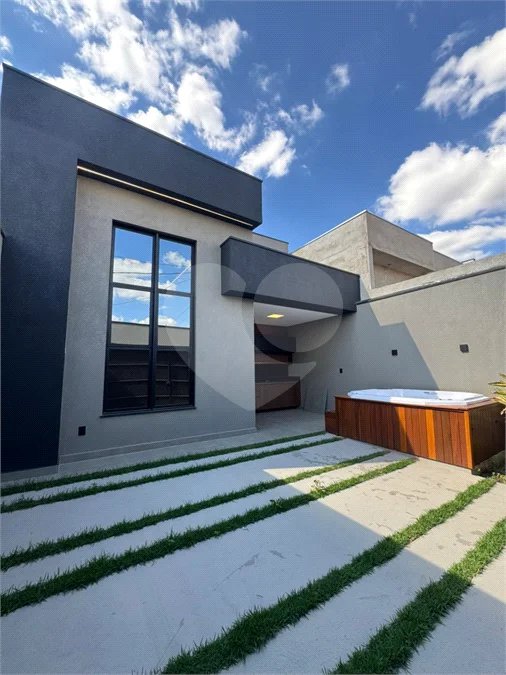 Casa Moderna / Jardim Residencial Nova Veneza