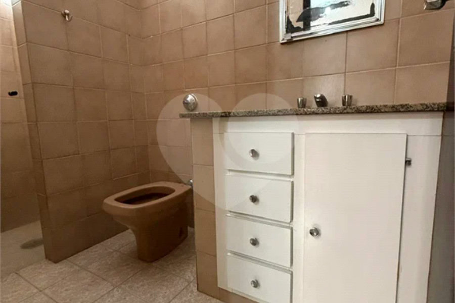 Excelente Casa de Esquina na Vila Monteiro – Oportunidade para Moradia ou Comércio