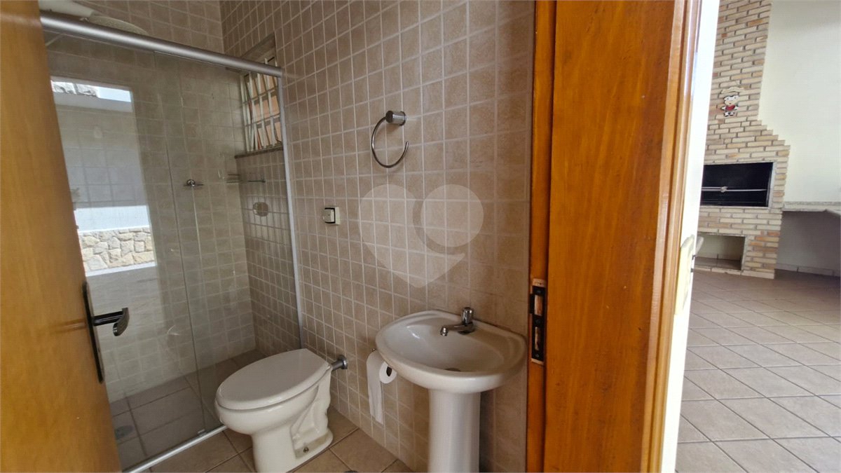 Casa sofisticada à venda em bairro nobre de Atibaia | 3 dormitórios | 408 m²