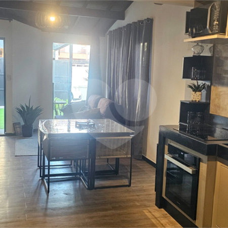 Sobrado moderno em Itaguá / Ubatuba