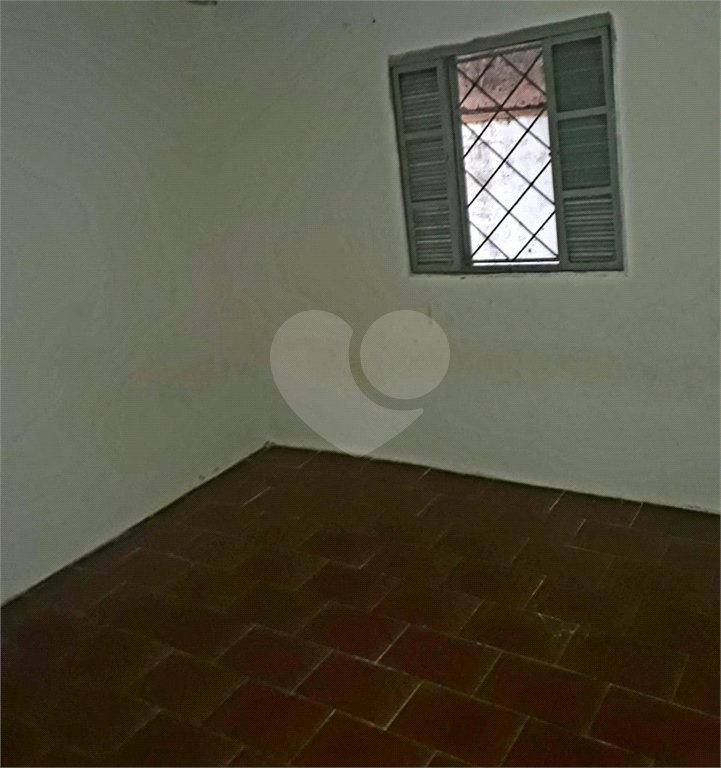 Casa térrea + Sala Comercial na Vila Prado.