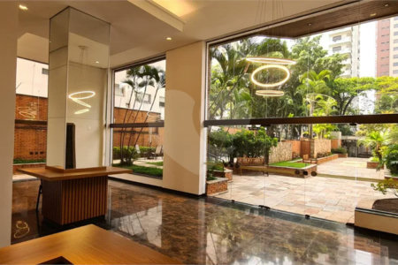 Apartamento à venda no Campo Belo com 110m², 03 dormitórios sendo 01 suite, 2 vagas - São Paulo/S