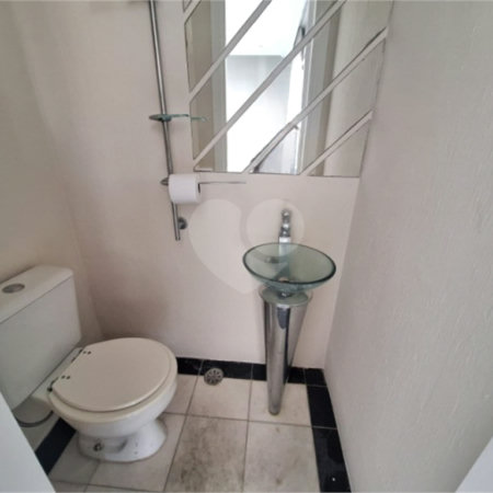 Apartamento para locação com 2 dormitórios, sendo 1 suíte com 02 vagas, totalmente climatizado nos 3 ambientes