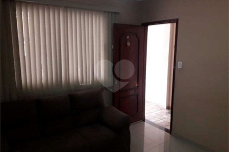 Casa térrea para venda, com 2 dormitórios, sendo 1 suíte.